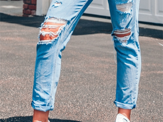 666F boyfriend jeans with rips